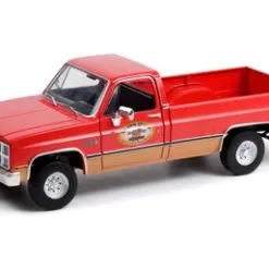 Greenlight 1982 GMC K-2500 Sierra Grande Wideside With Trlr Hitch,and Beige 13612 1/18 Scale Diecast Car