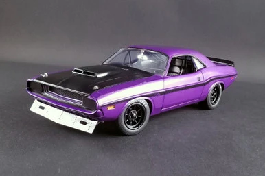 1970 Dodge Challenger Trans Am Street Version, Plum Crazy Purple - Acme 1806010 - 1/18 Diecast Car 3 1970 Dodge Challenger Trans Am Street Version, Plum Crazy Purple - Acme 1806010 - 1/18 Diecast Car