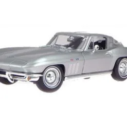 1965 Chevy Corvette, Silver - Maisto 31640SV - 1/18 Scale Diecast Model Toy Car