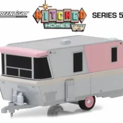 1959 Holiday House Travel Trailer, Pink - Greenlight 34050C/48 - 1/64 Scale Diecast Model Toy Car