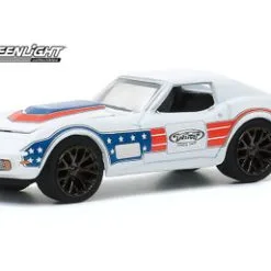 1972 Chevy Corvette, White With Red And Blue - Greenlight 39040/6 - 1/64 Scale Diecast Model Toy Car