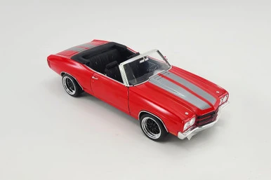 1970 Chevy Chevelle SS Restomod Convertible, Red - Acme A1805518 - 1/18 Scale Diecast Car 3 1970 Chevy Chevelle SS Restomod Convertible, Red - Acme A1805518 - 1/18 Scale Diecast Car